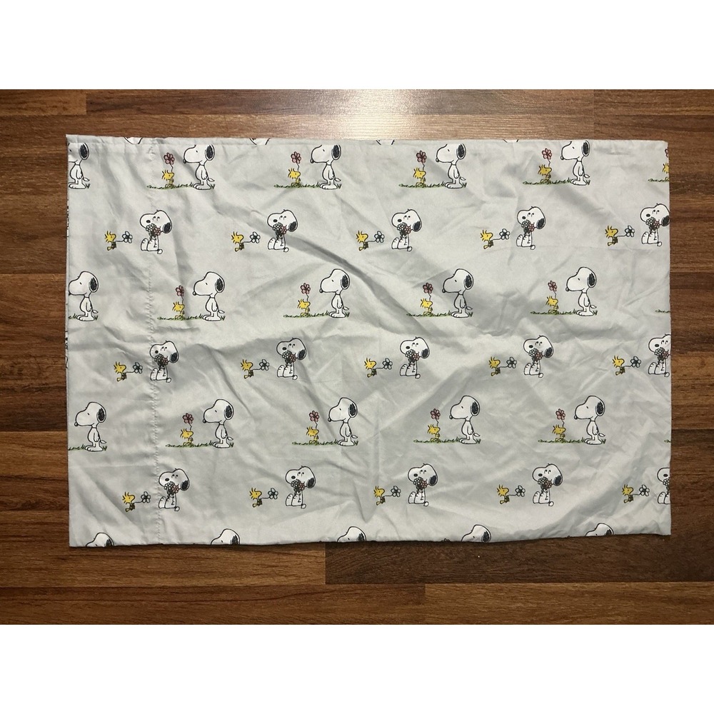2019 Berkshire Peanuts Snoopy Woodstock Flower 🌼 Single Pillow Case 19" X 29"